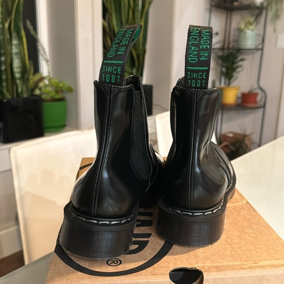 Solovair shiny black boot - size US 4.5men /5.5 women - Picture 7 of 9